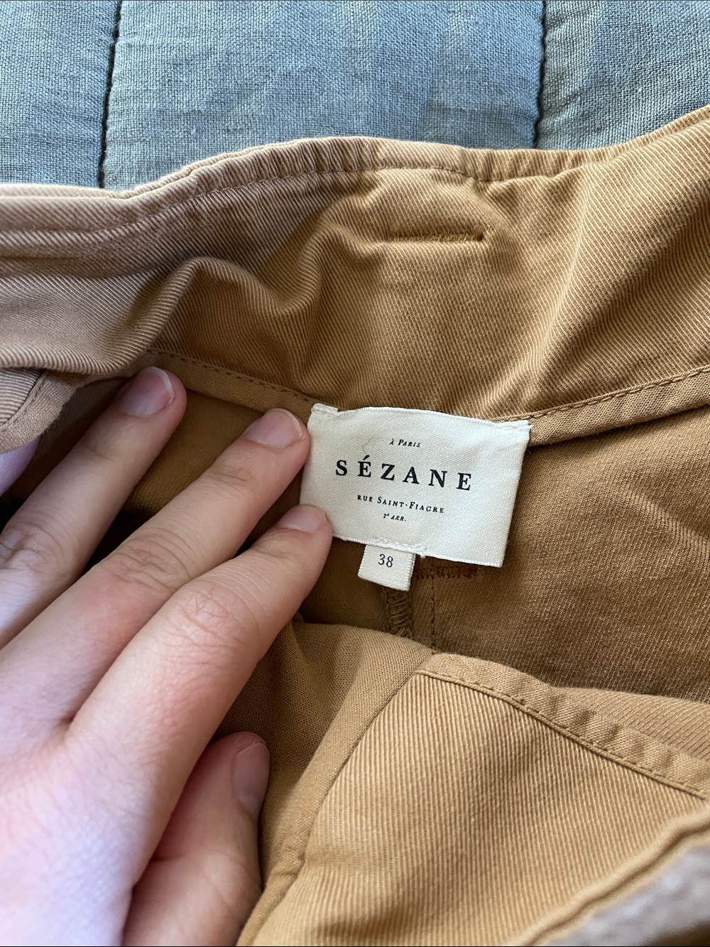 Sezane Rome shorts caramel size 38/6 - Picture 2 of 3